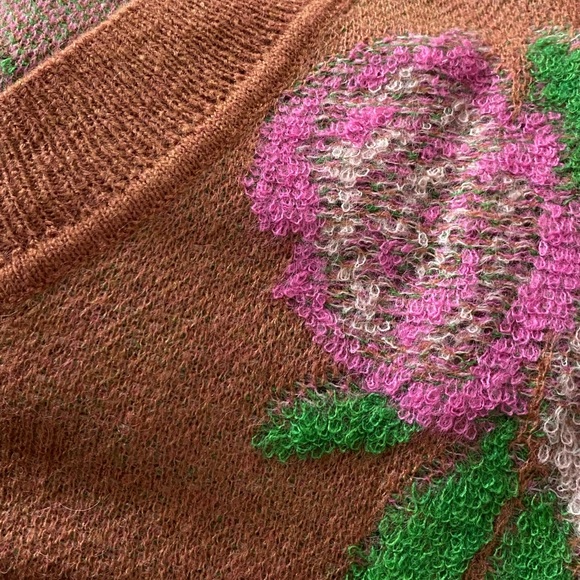 By Anthropologie Drop Shoulder V-Neck Sweater new with tag size small - Picture 6 of 9